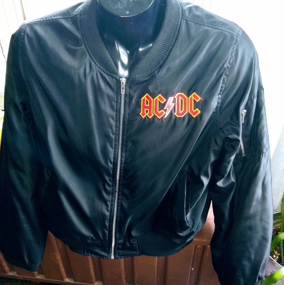SOLD 🚫 Retro Style AC⚡DC 1981 Satin Tour Jacket